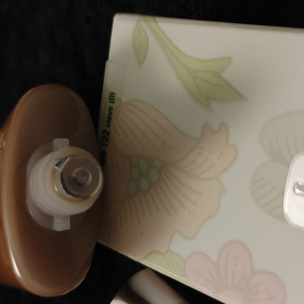 Clinique 122 Clove color Stay Matte oil free makeup. New with seal original box. - Picture 3 of 7